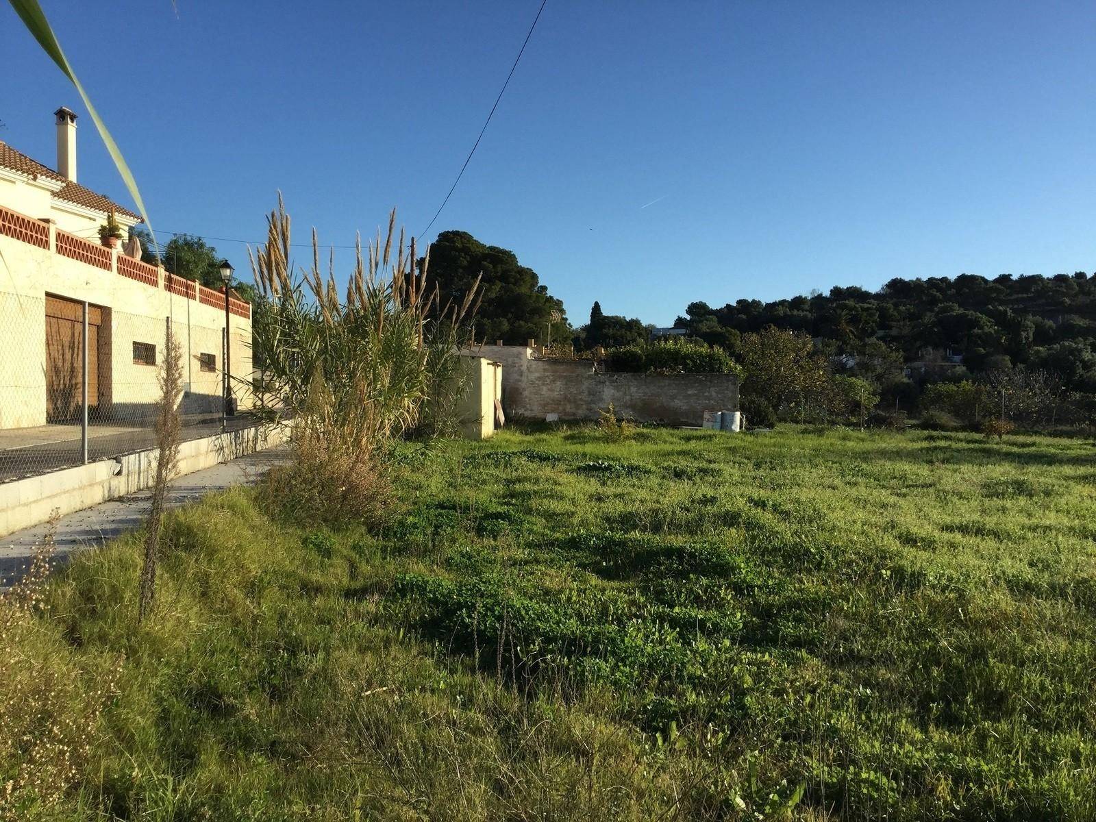 участок земли в продаже в Los Pacos (Fuengirola)