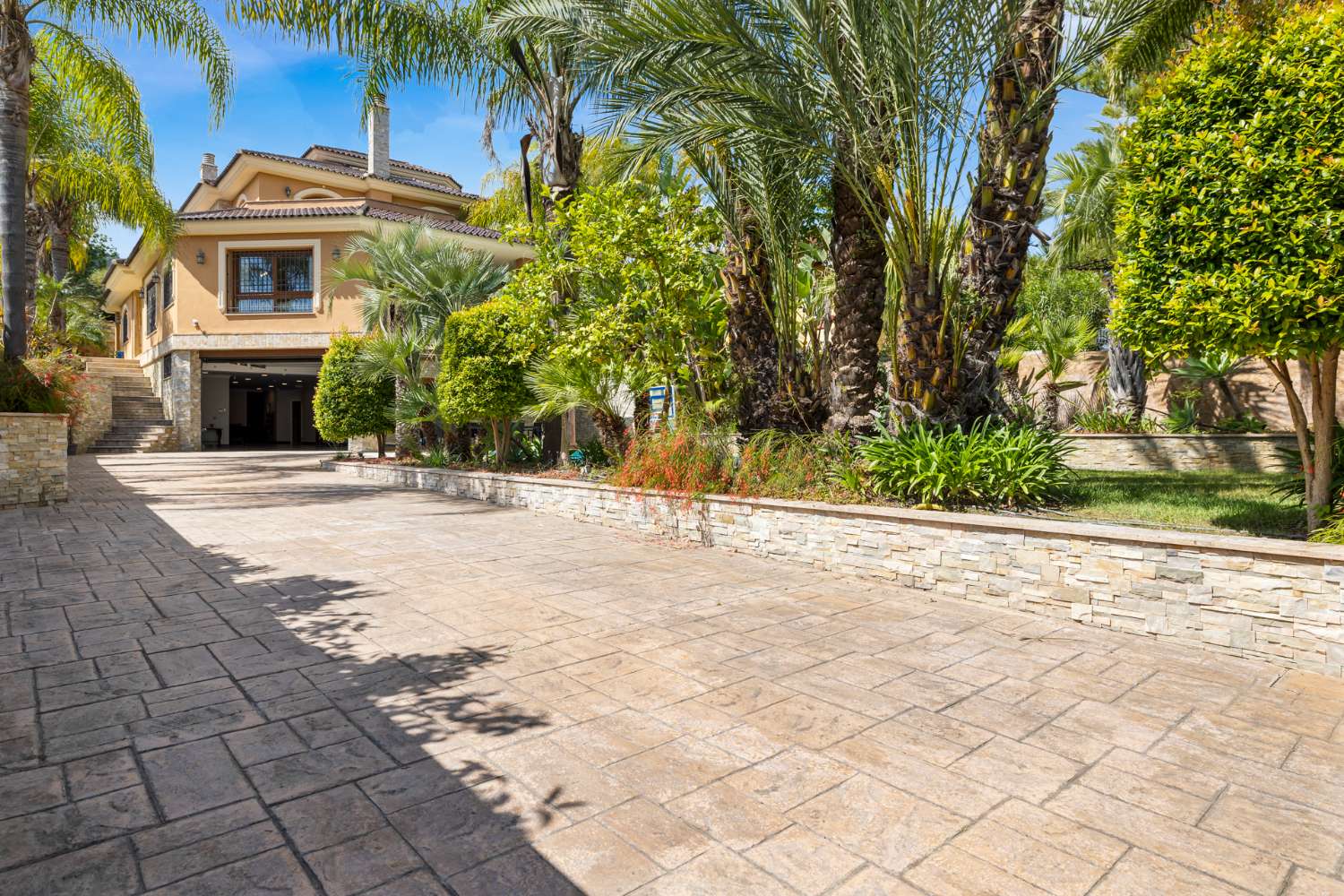 IMPRESIONANTE VILLA DE LUJO ALHAURÍN DE LA TORRE