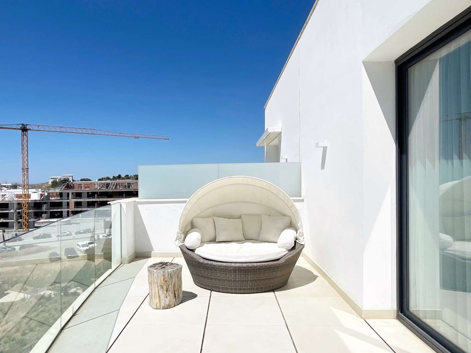 Kattohuoneisto myynnissä El Higuerón (Fuengirola)