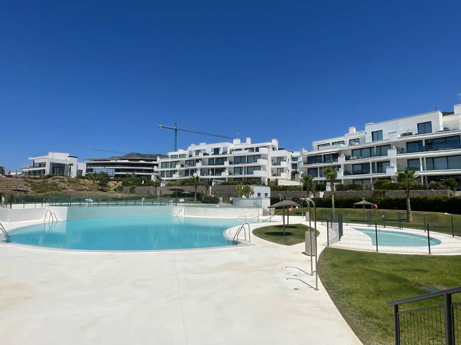 Kattohuoneisto myynnissä El Higuerón (Fuengirola)