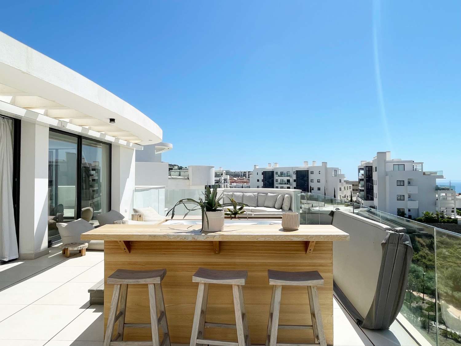 Kattohuoneisto myynnissä El Higuerón (Fuengirola)