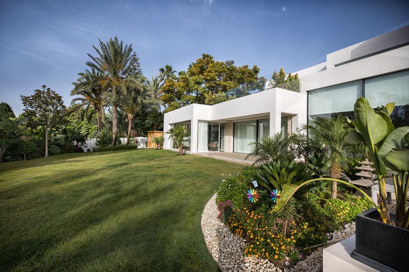 House for sale in Estepona
