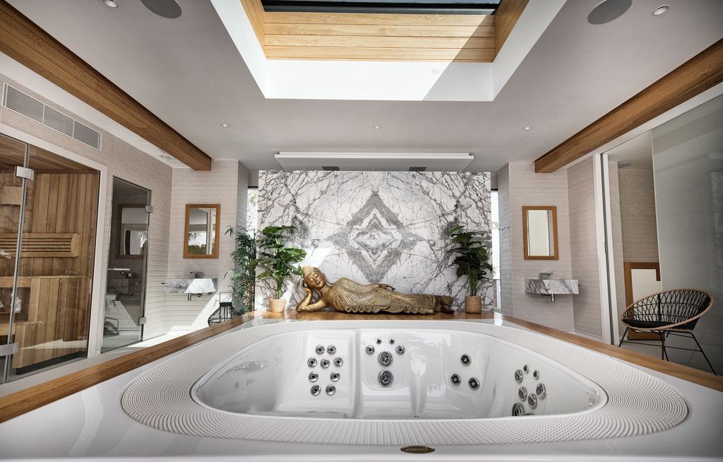 House for sale in Estepona