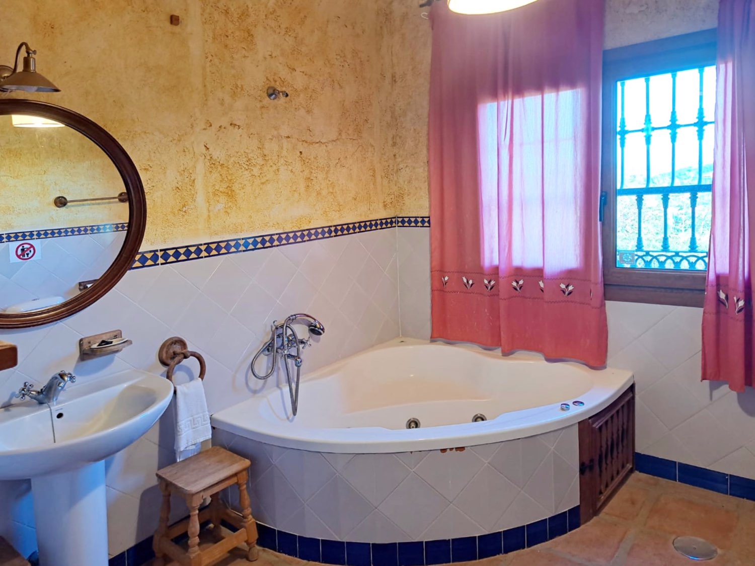 Villa con Piscina en Finca Rústica