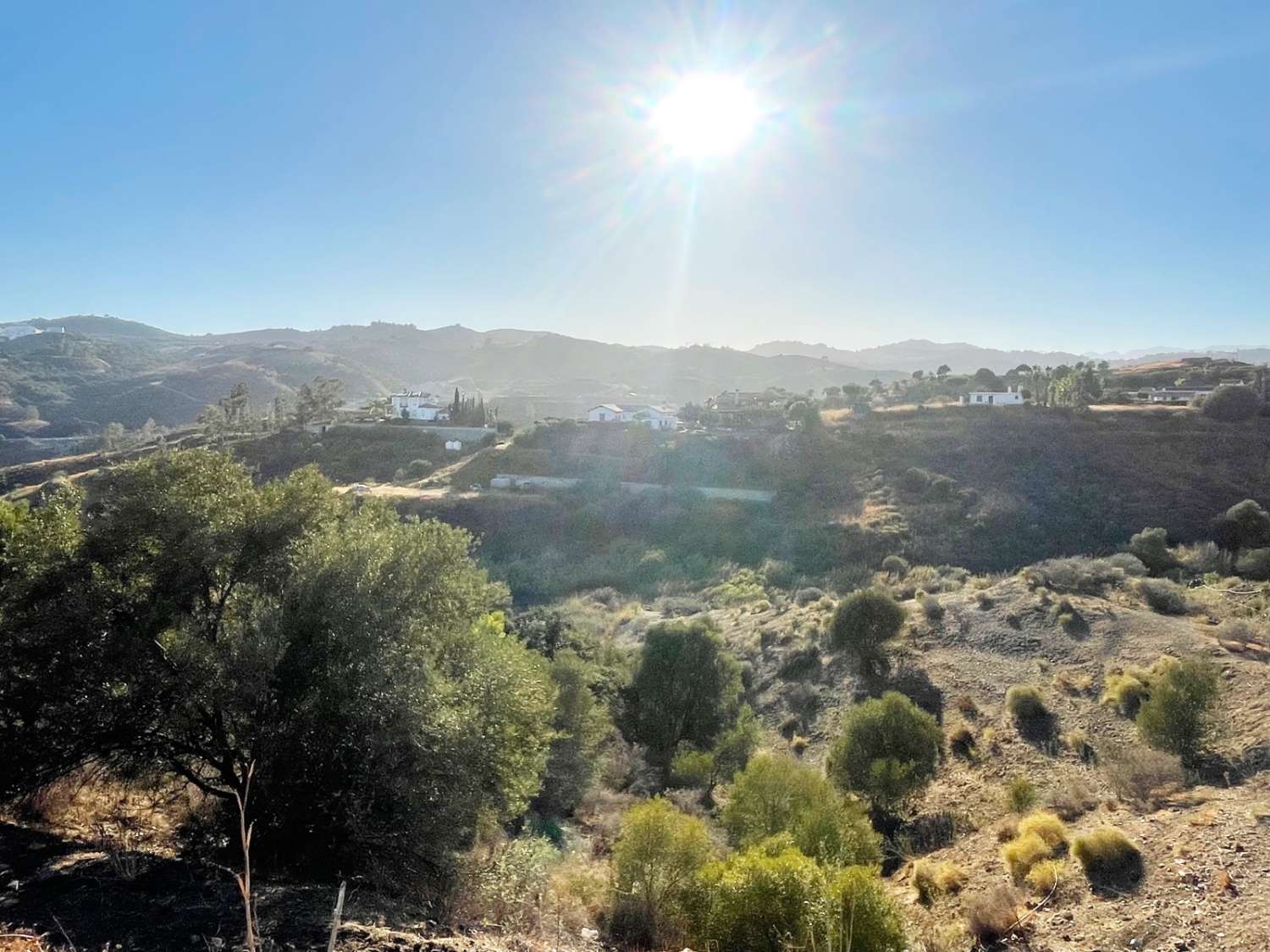 Finca rústica con Casa registrada en La Cala de Mijas, 14.000m2, agua y luz, pozo legalizado, aljibe.