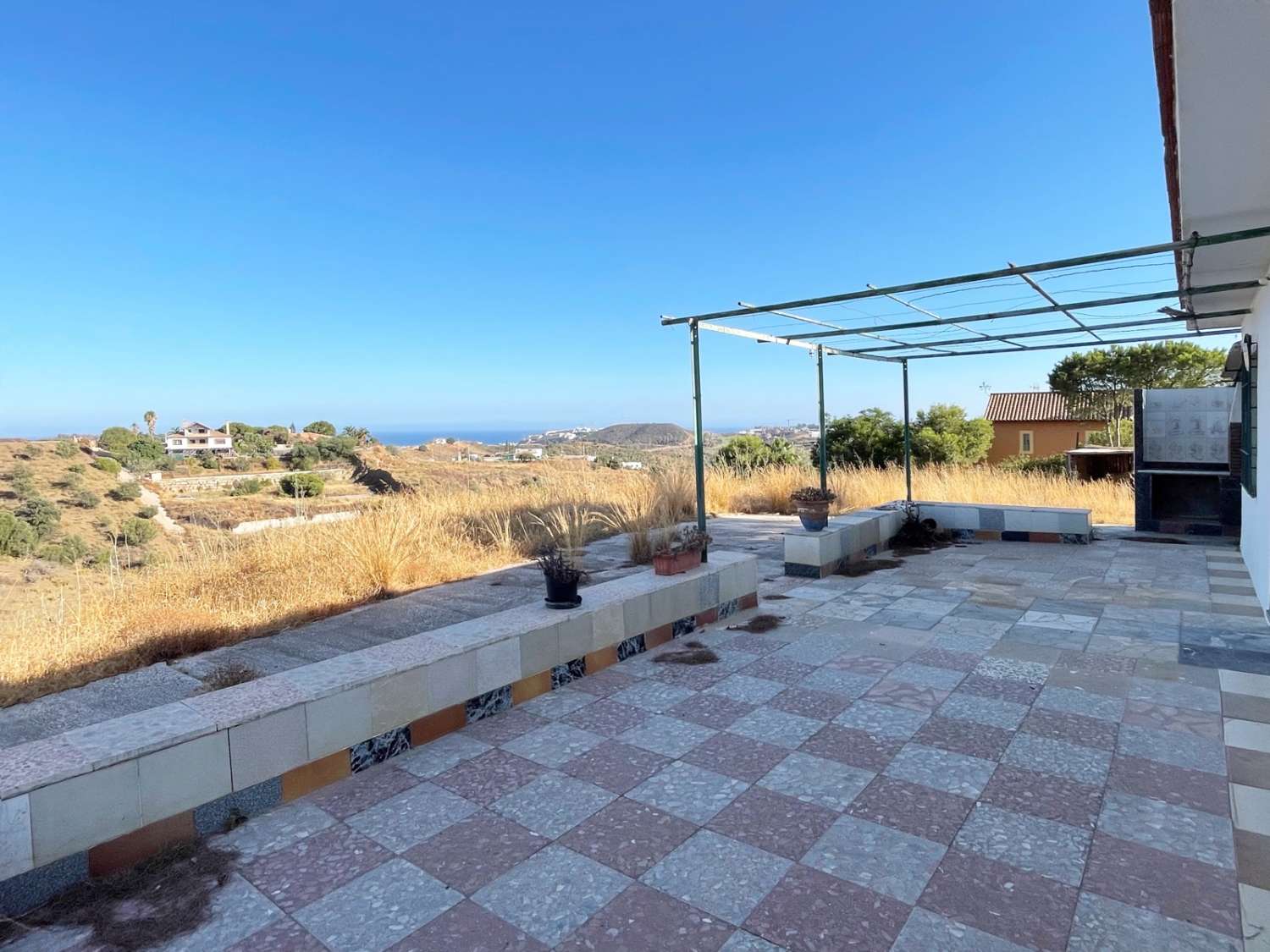 Finca rústica con Casa registrada en La Cala de Mijas, 14.000m2, agua y luz, pozo legalizado, aljibe.