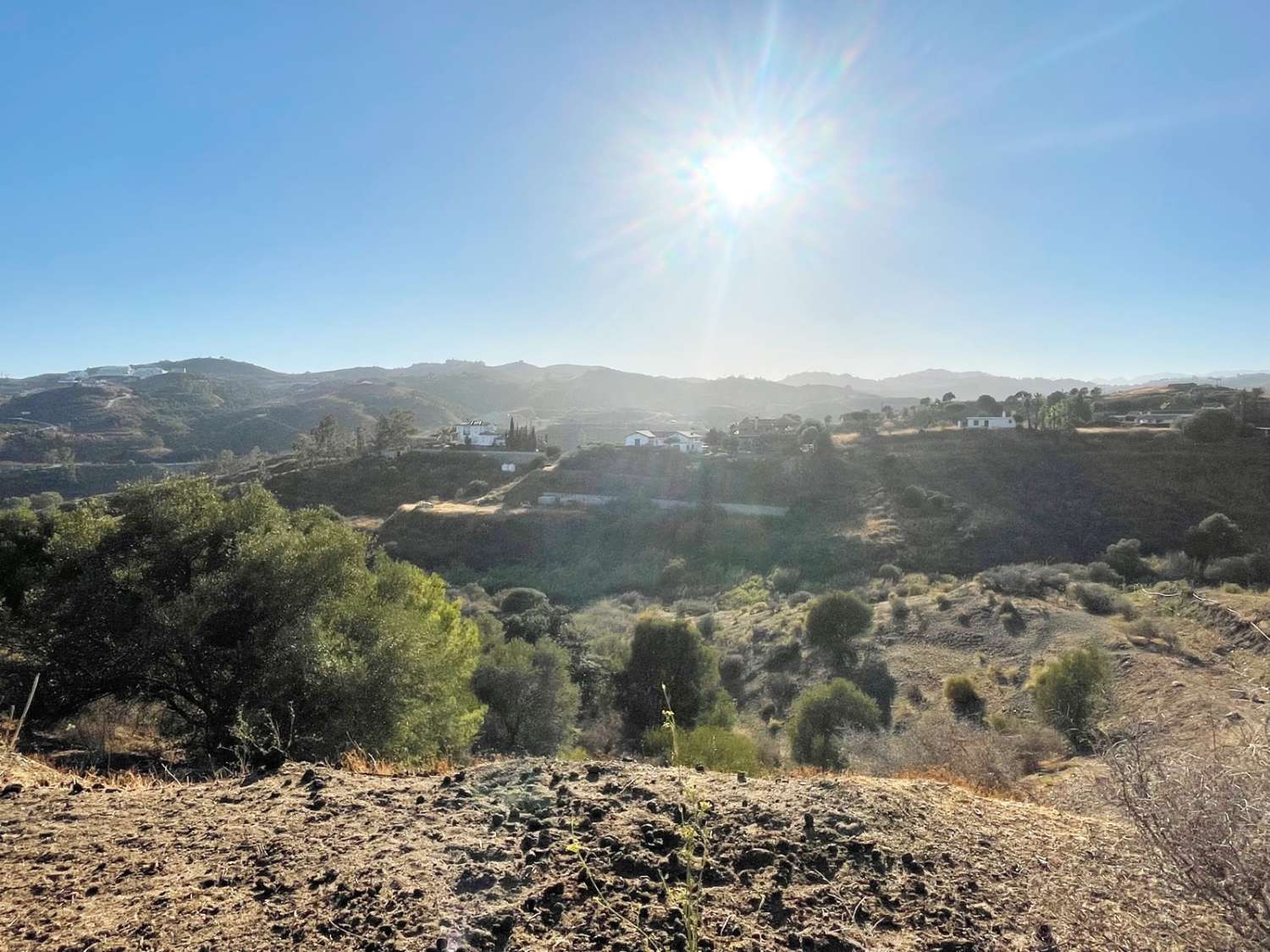 Finca rústica con Casa registrada en La Cala de Mijas, 14.000m2, agua y luz, pozo legalizado, aljibe.