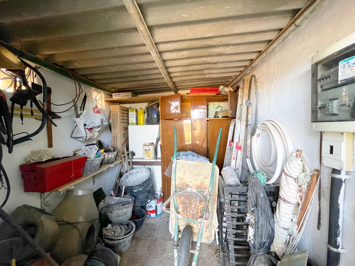 Finca rústica con Casa registrada en La Cala de Mijas, 14.000m2, agua y luz, pozo legalizado, aljibe.