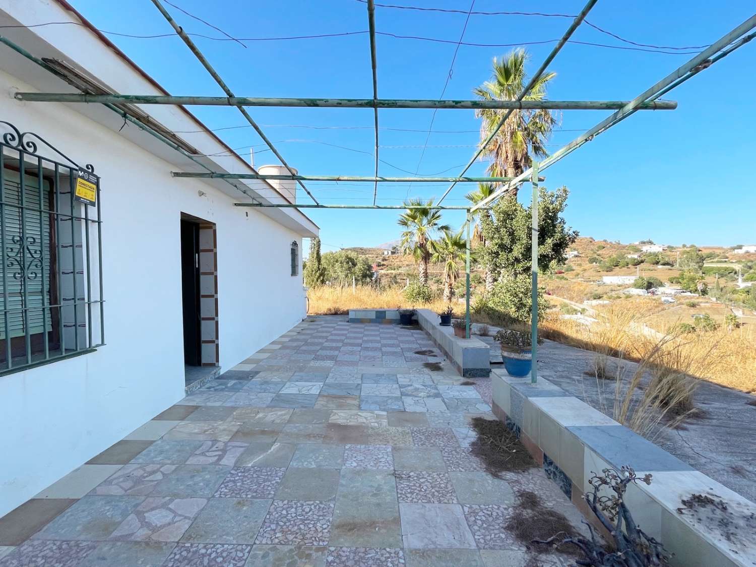 Finca rústica con Casa registrada en La Cala de Mijas, 14.000m2, agua y luz, pozo legalizado, aljibe.
