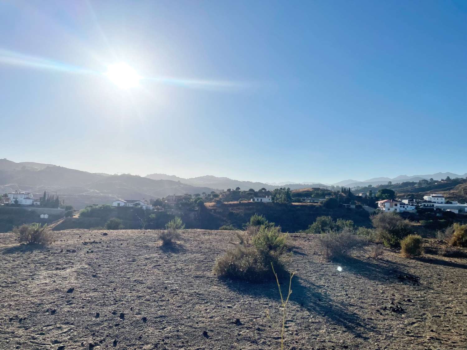 Finca rústica con Casa registrada en La Cala de Mijas, 14.000m2, agua y luz, pozo legalizado, aljibe.