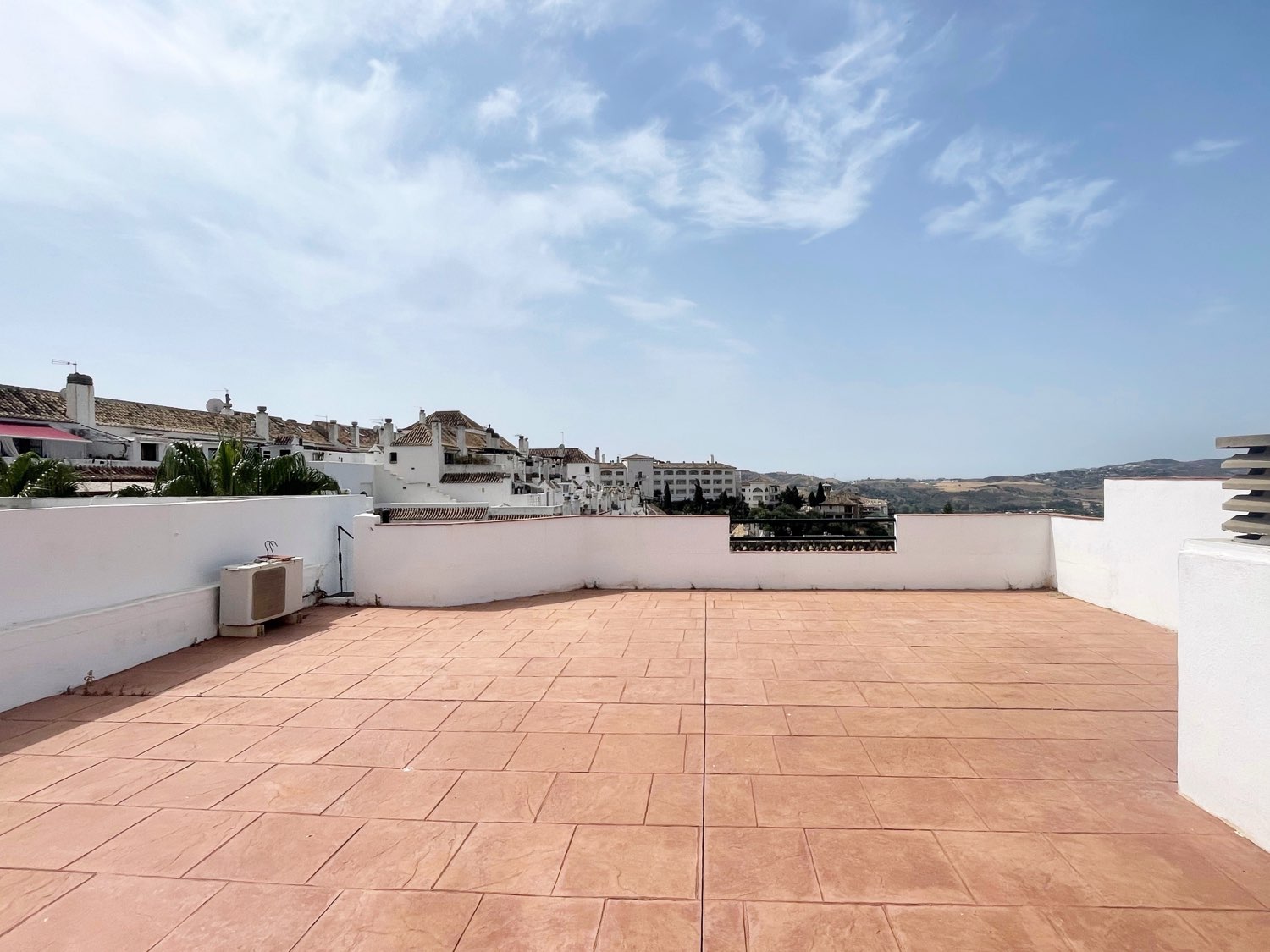 Piso con Piscina, Parking y Solarium