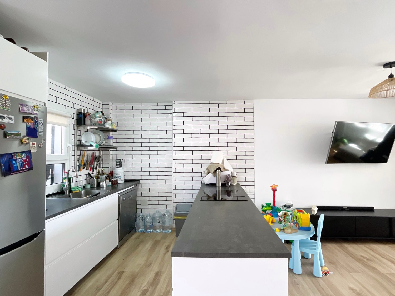Adosado, Piscina, Bbq, placas solares.