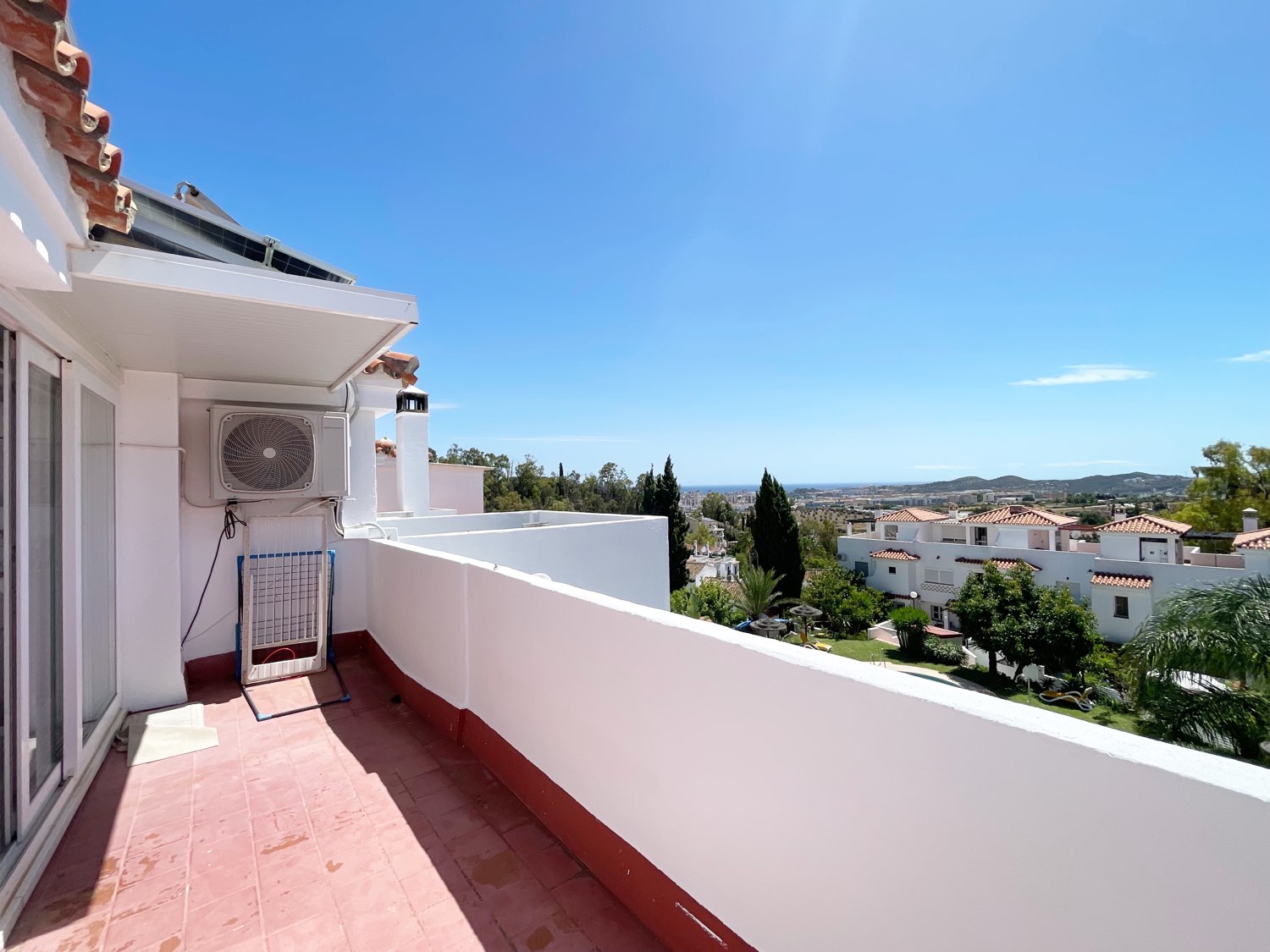 Adosado, Piscina, Bbq, placas solares.