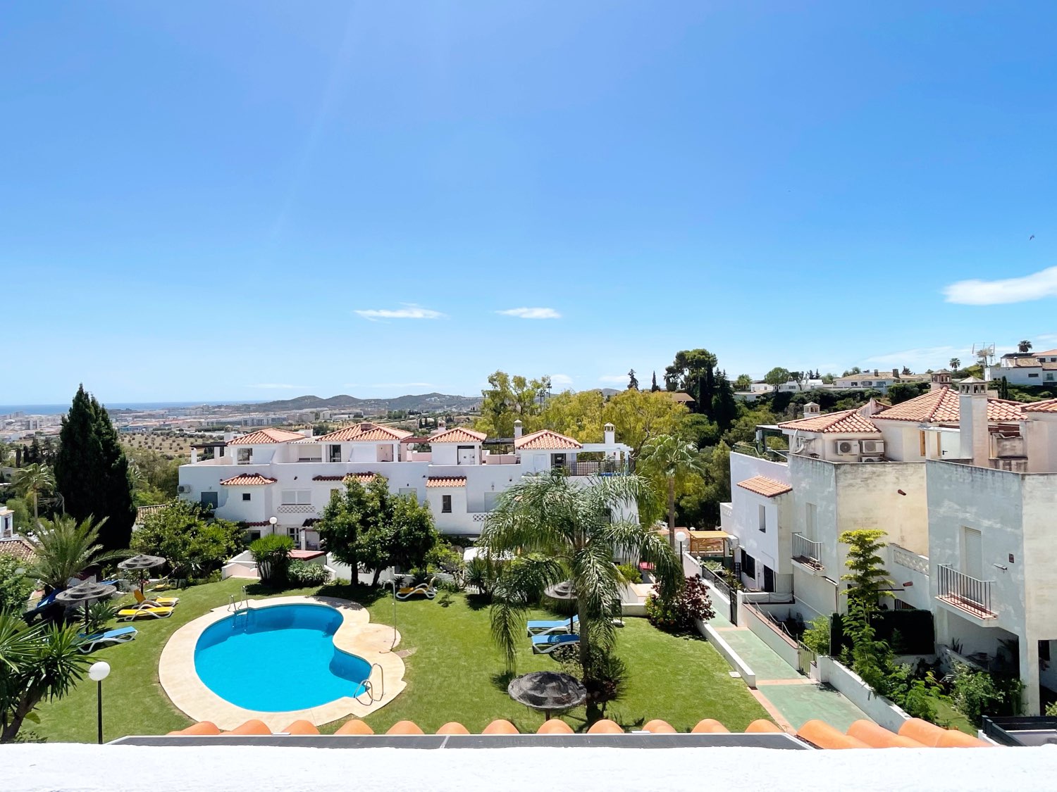 Adosado, Piscina, Bbq, placas solares.