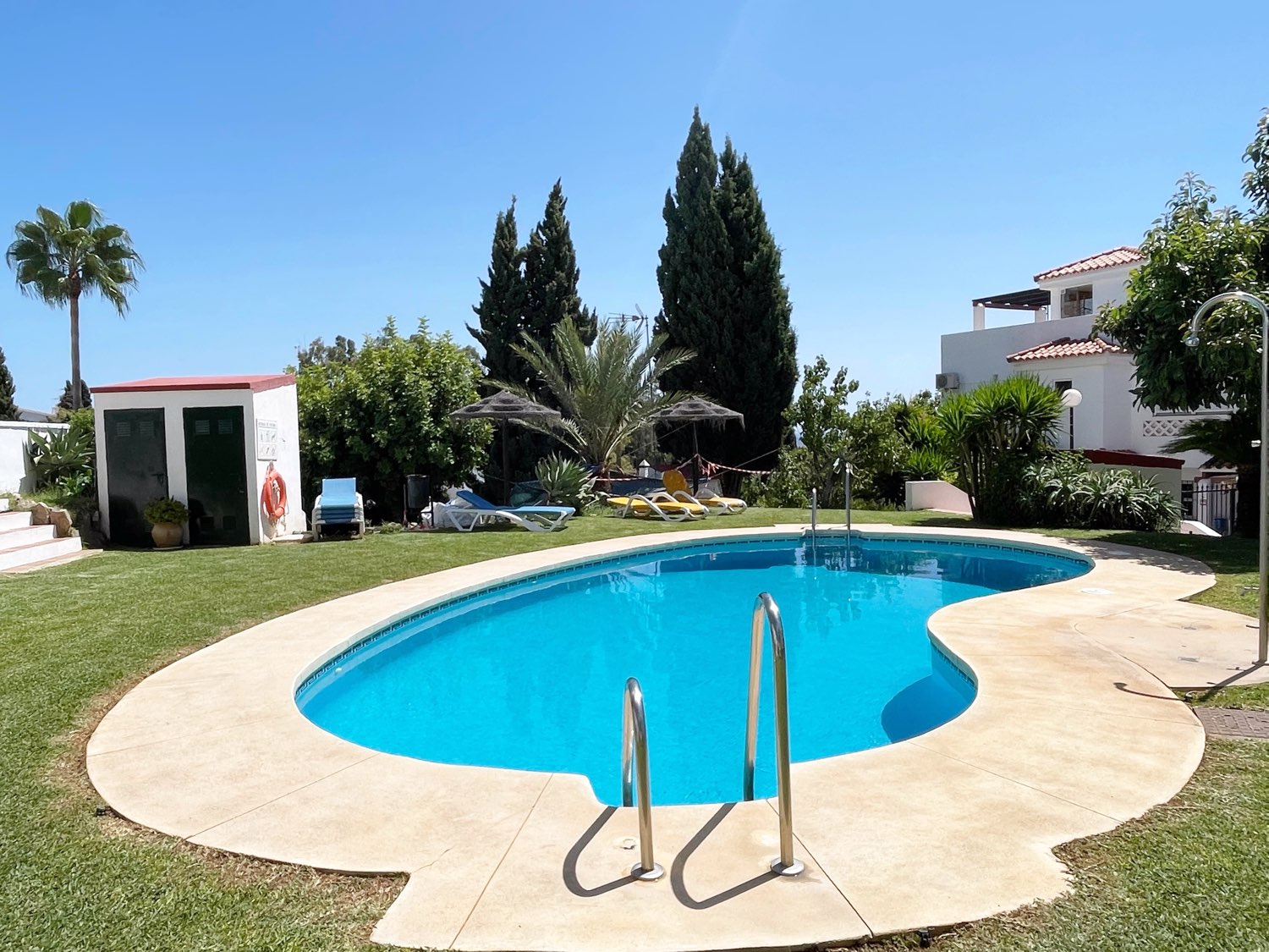 Adosado, Piscina, Bbq, placas solares.