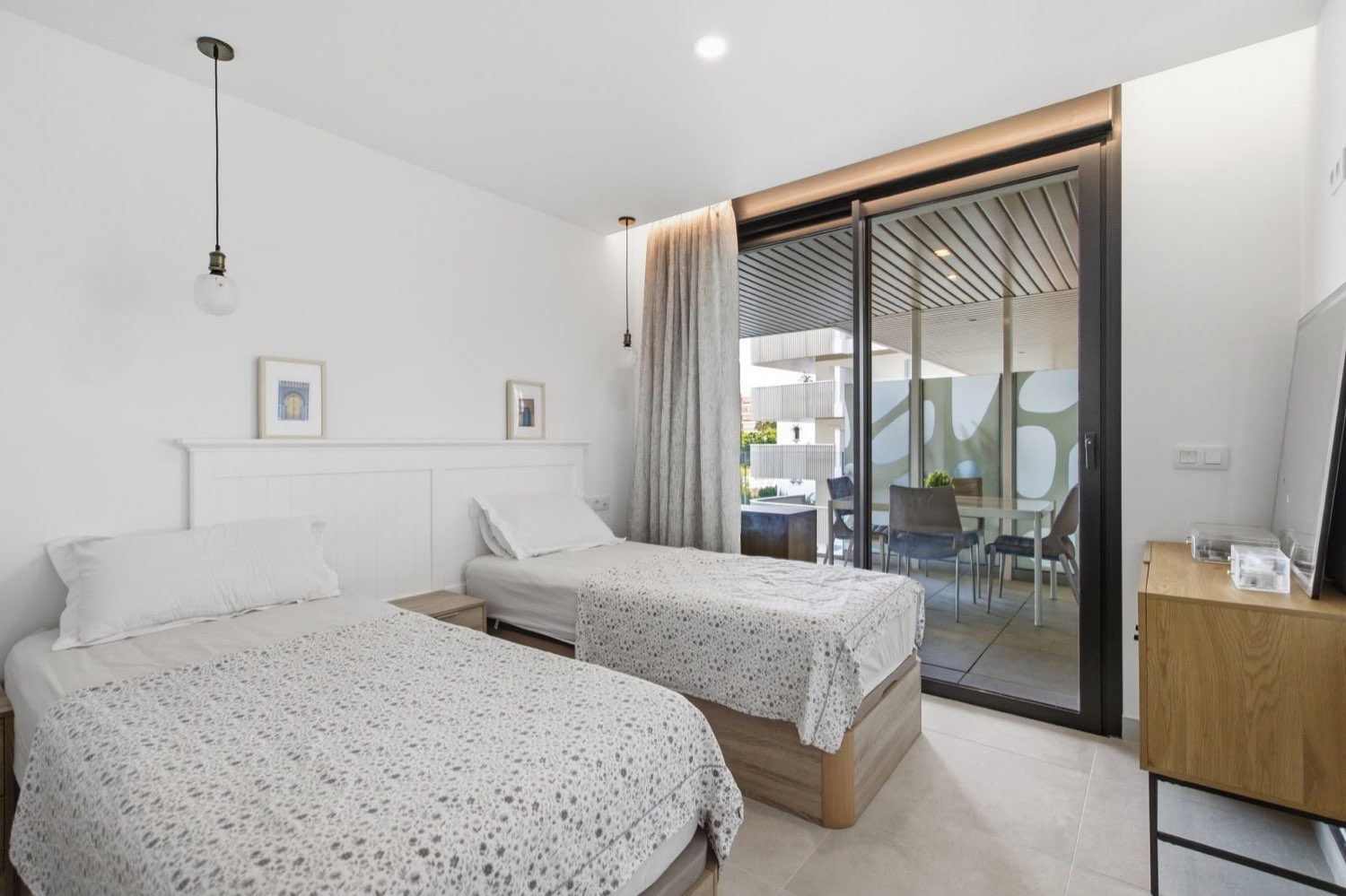 Piso Lujo, Junto al Mar, Piscina, 2 Parking, Trastero.
