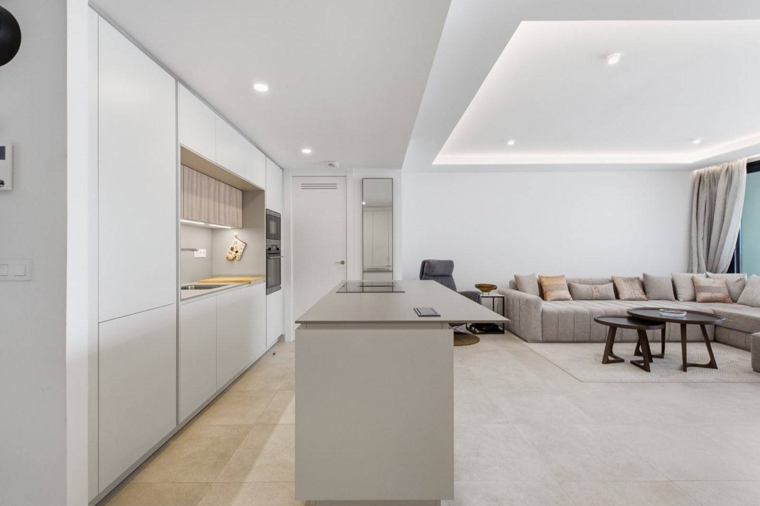 Piso Lujo, Junto al Mar, Piscina, 2 Parking, Trastero.