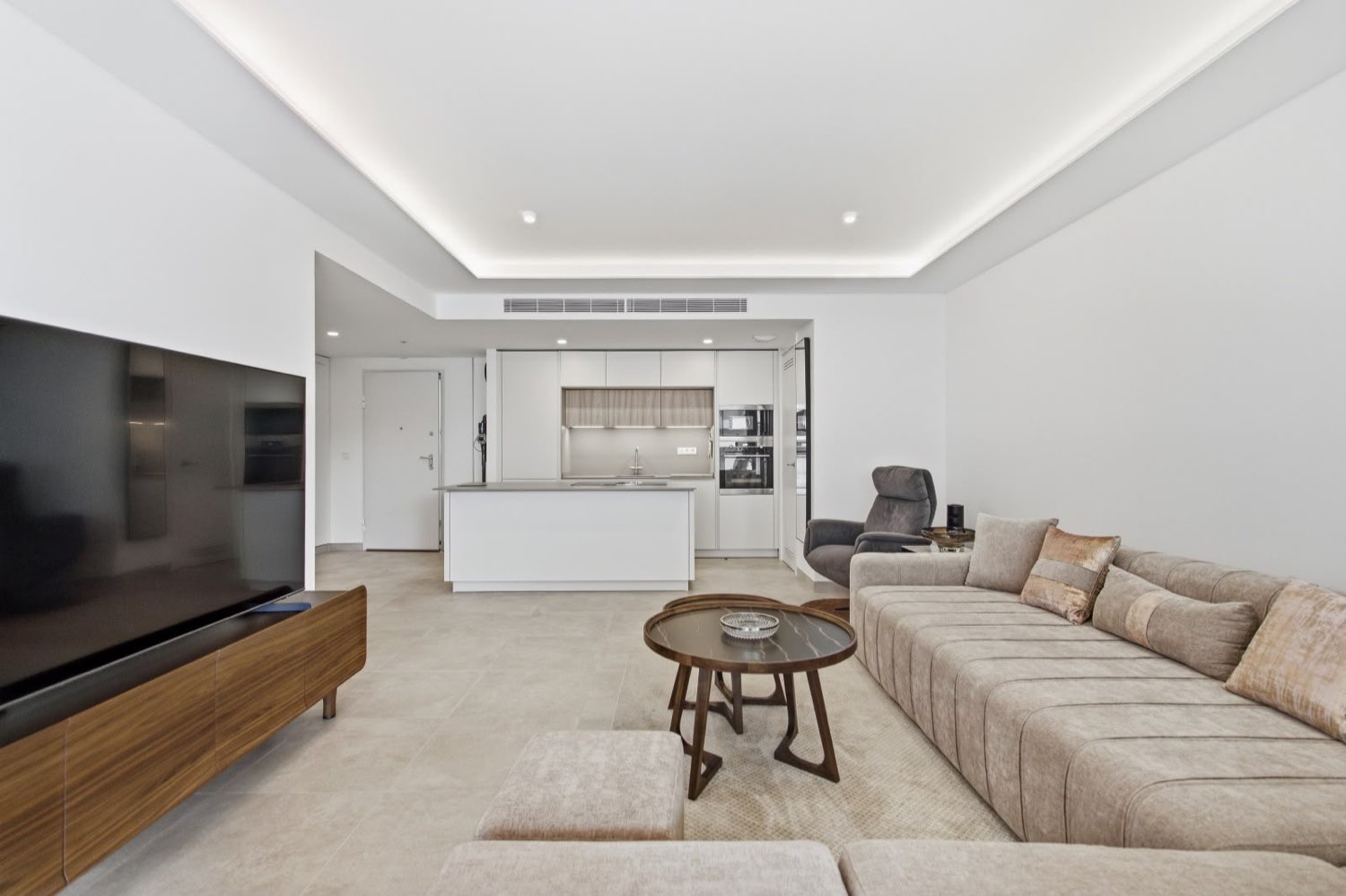 Piso Lujo, Junto al Mar, Piscina, 2 Parking, Trastero.