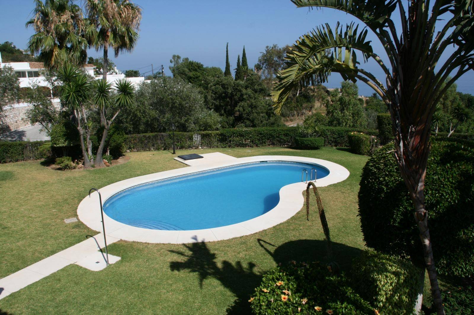 Chalet con piscina en Benalmádena con vistas al mar