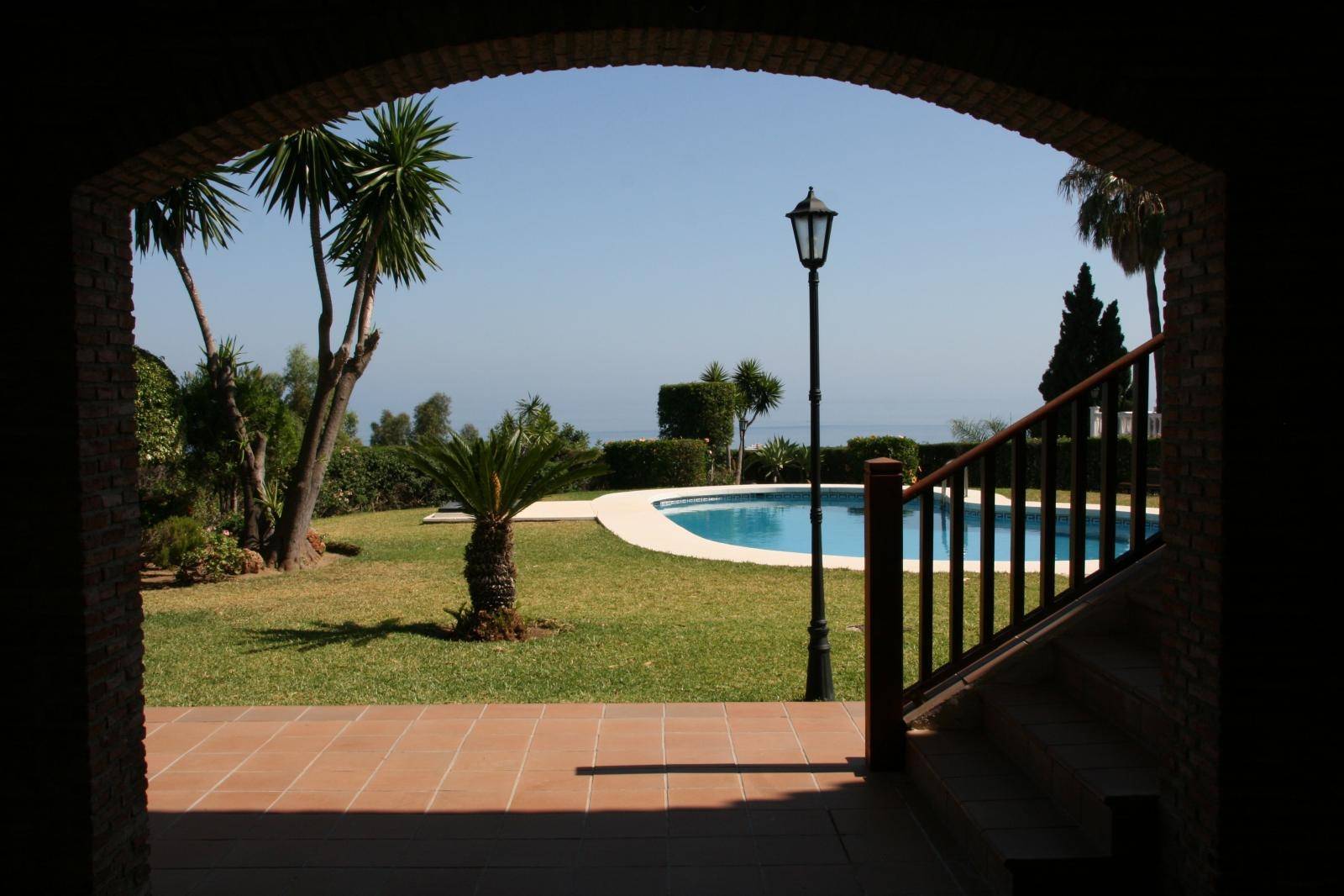 Chalet con piscina en Benalmádena con vistas al mar
