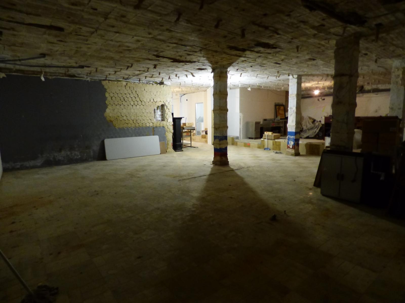 CÉNTRICO LOCAL SÓTANO, DE 350 METROS CUADRADOS DIÁFANO EN FUENGIROLA