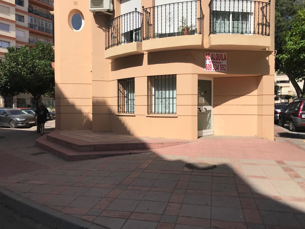 LOCAL EN VENTA FUENGIROLA