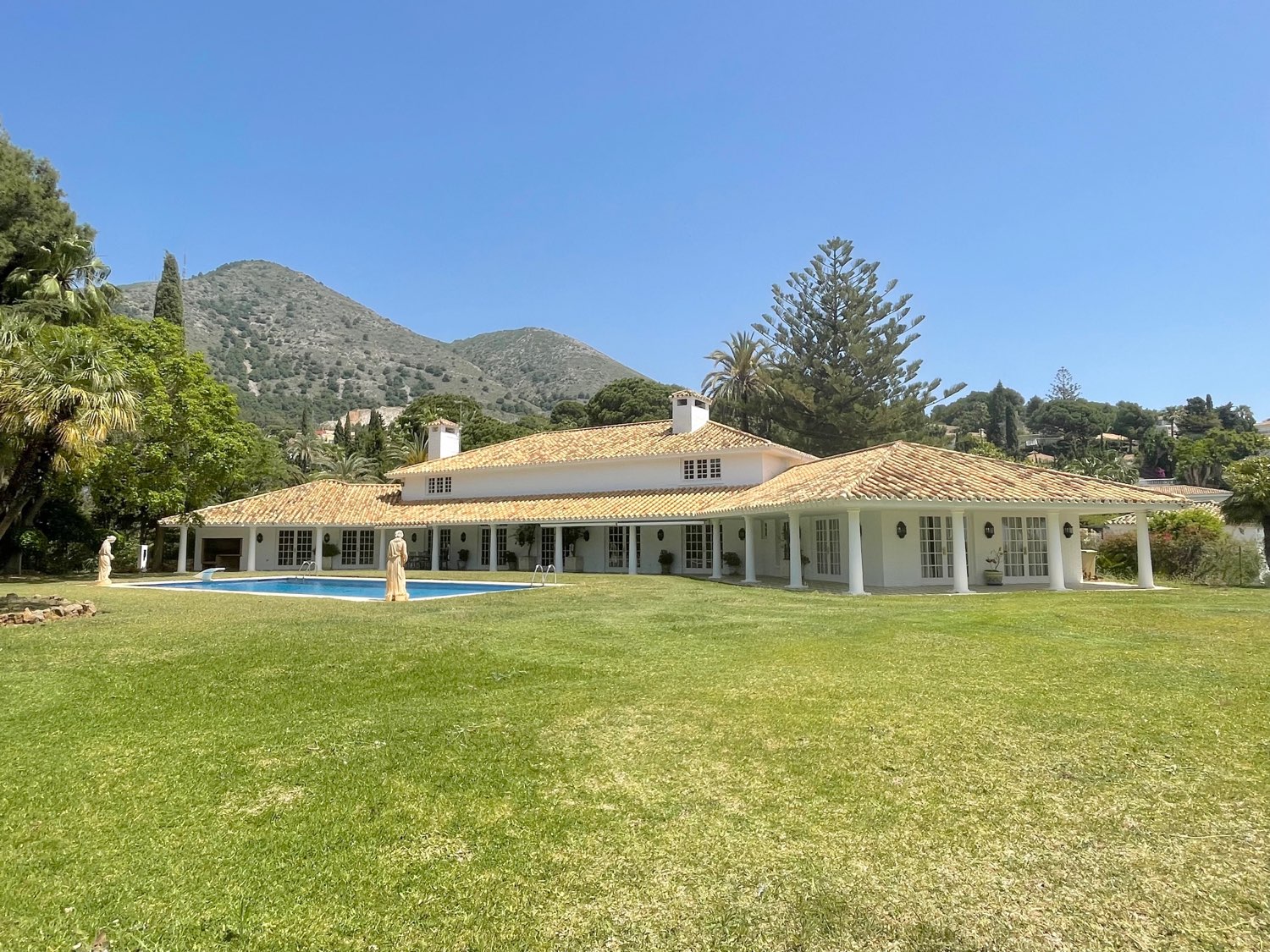 Villa til salg i El Higuerón - Capellanía (Benalmádena)