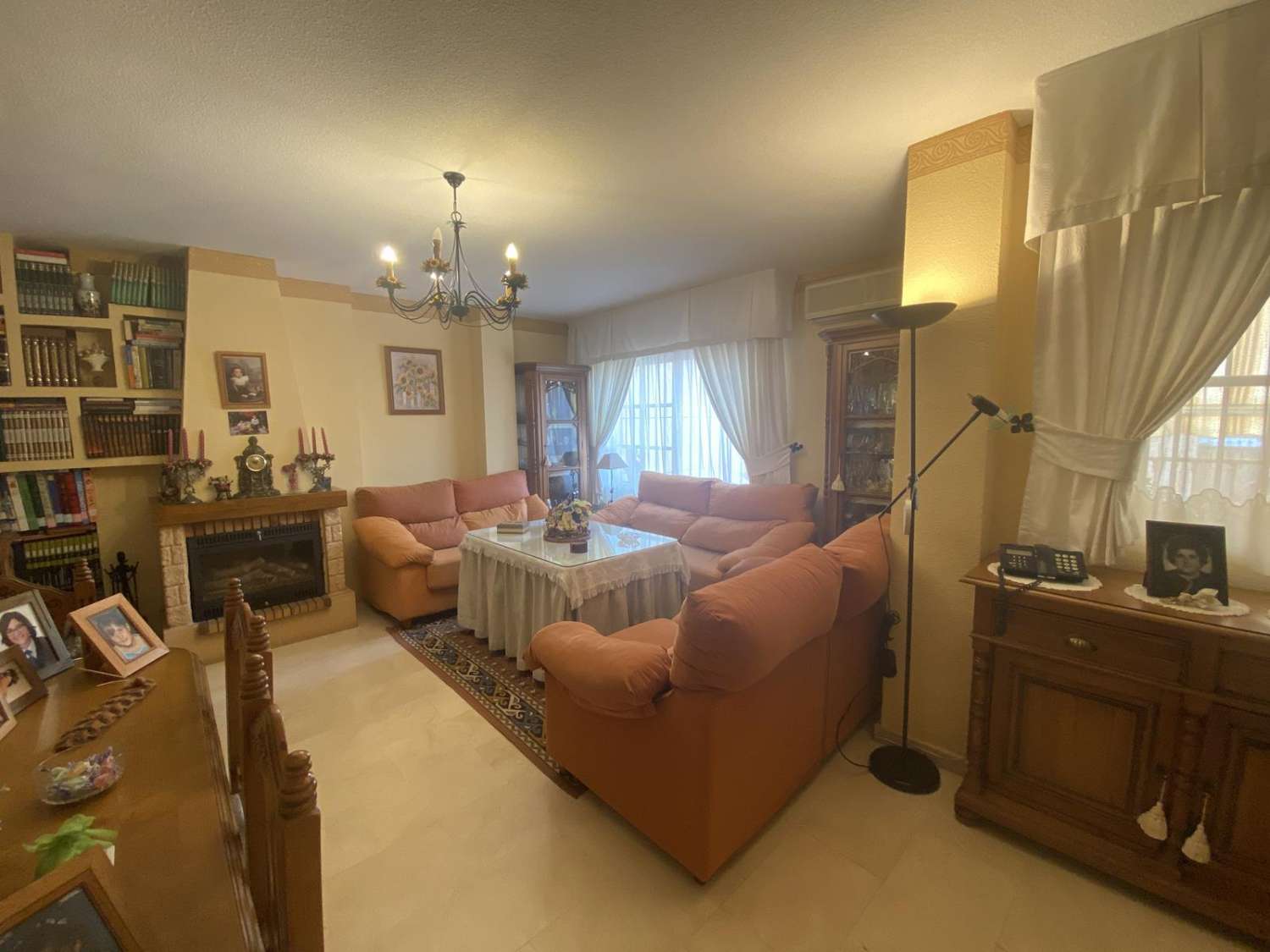Huvila myynnissä Las Lagunas (Mijas)