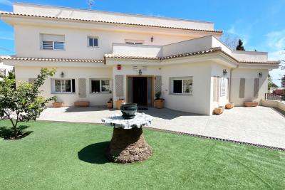 Villa til salg i Solymar - Puerto Marina (Benalmádena)