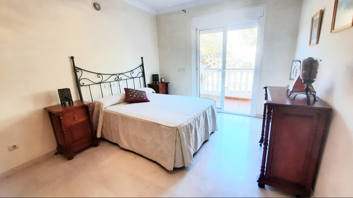 Villa til salg i Los Pacos (Fuengirola)