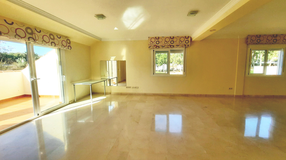 Villa til salg i Los Pacos (Fuengirola)