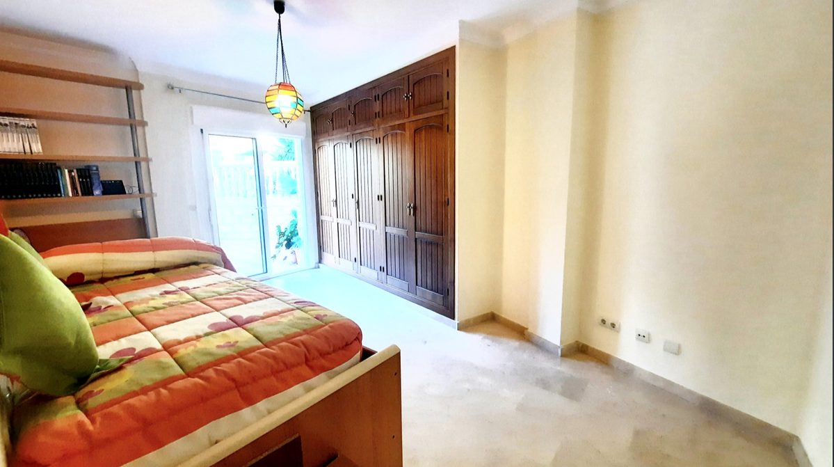 Villa til salg i Los Pacos (Fuengirola)