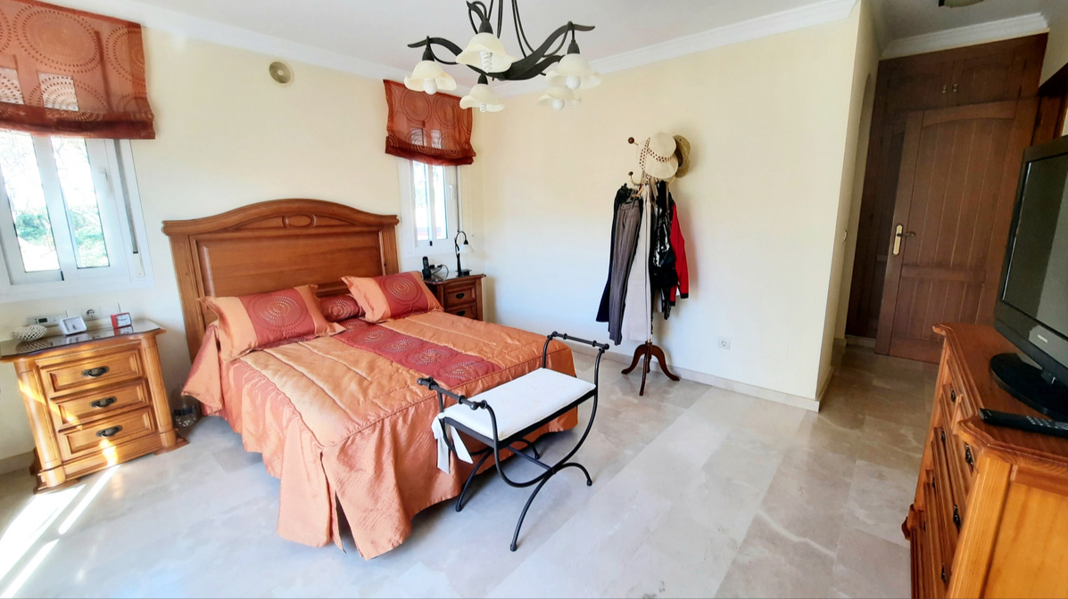 Villa til salg i Los Pacos (Fuengirola)