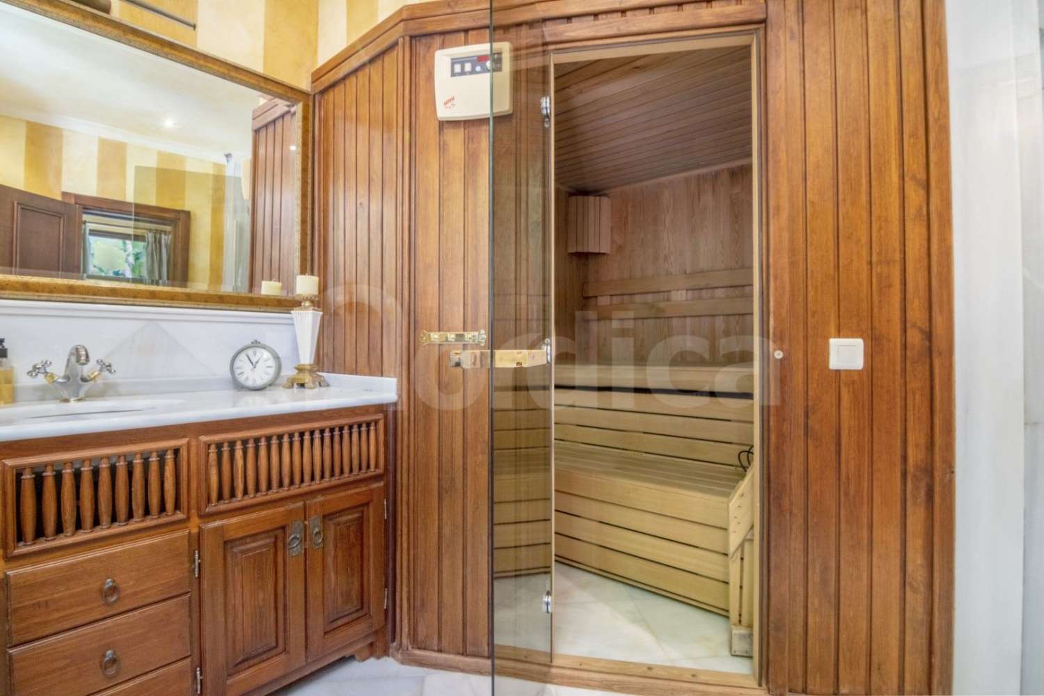 Villa til salg i Los Naranjos (Marbella)