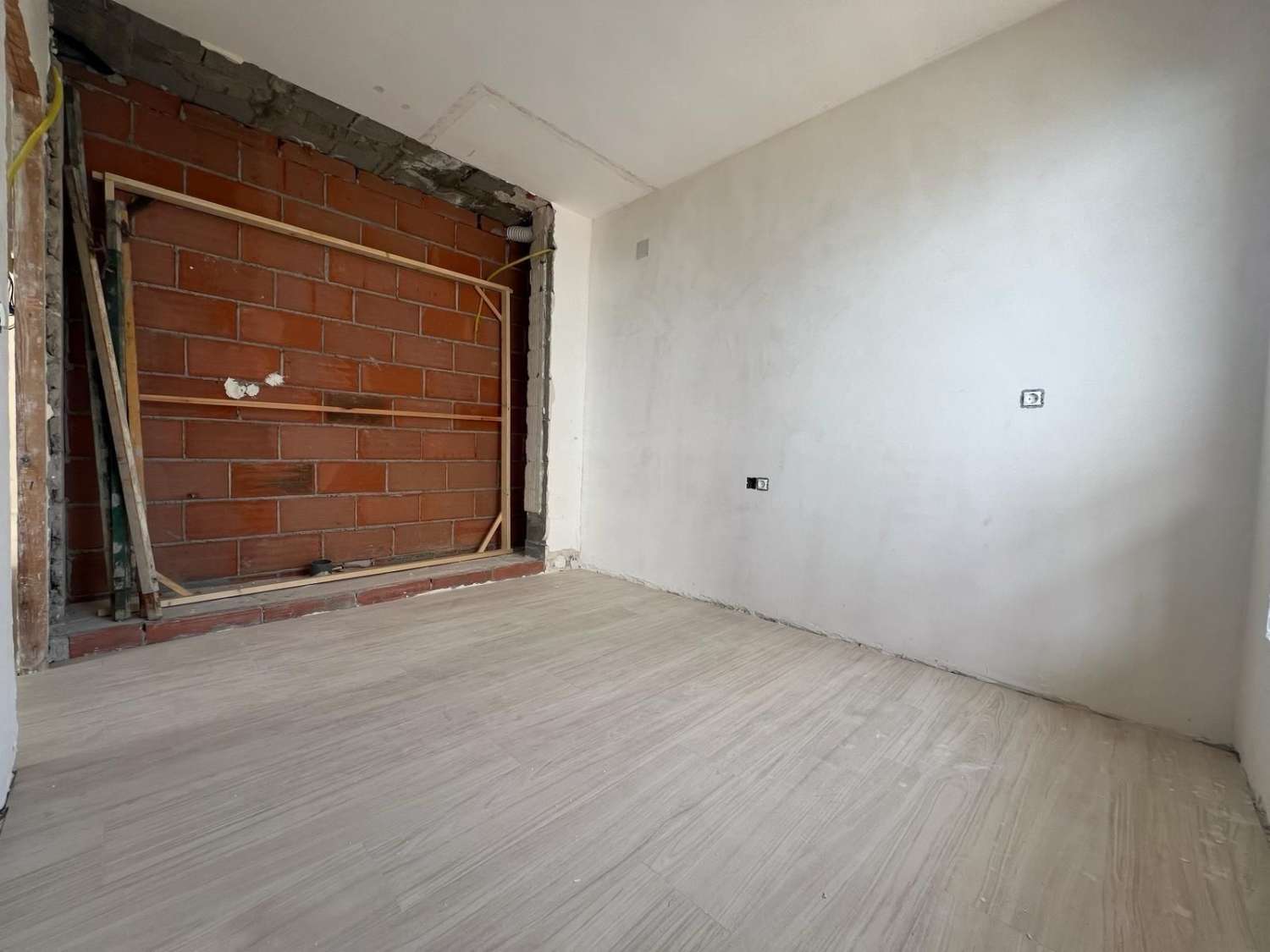 PISO EN VENTA, FUENGIROLA