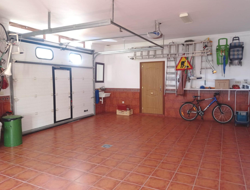 Hus til salg i Cuevas del Becerro