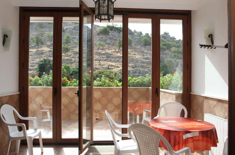 Hus til salg i Cuevas del Becerro