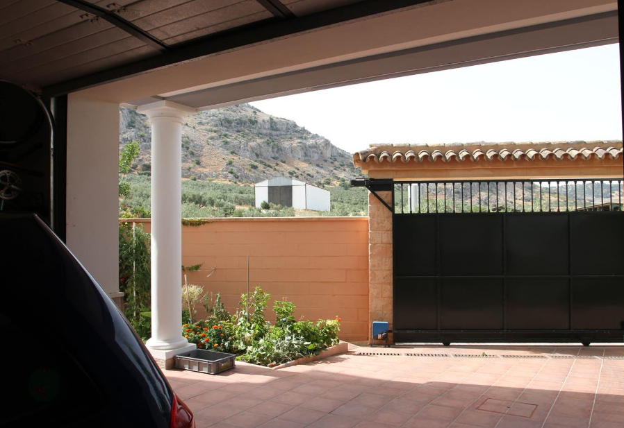 Hus til salg i Cuevas del Becerro