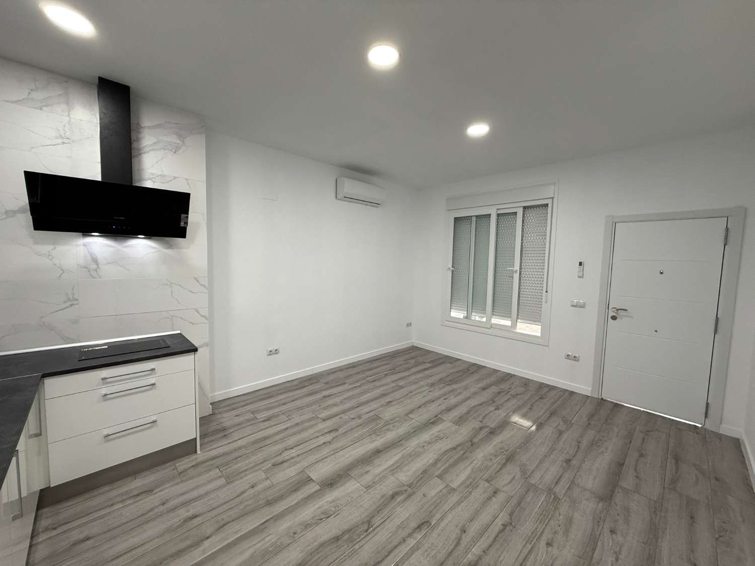 Apartment for sale in La Carihuela - Los Nidos (Torremolinos)