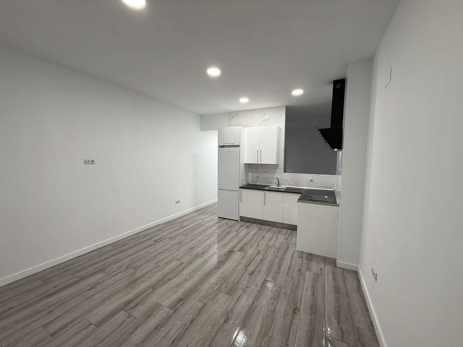 Apartment for sale in La Carihuela - Los Nidos (Torremolinos)