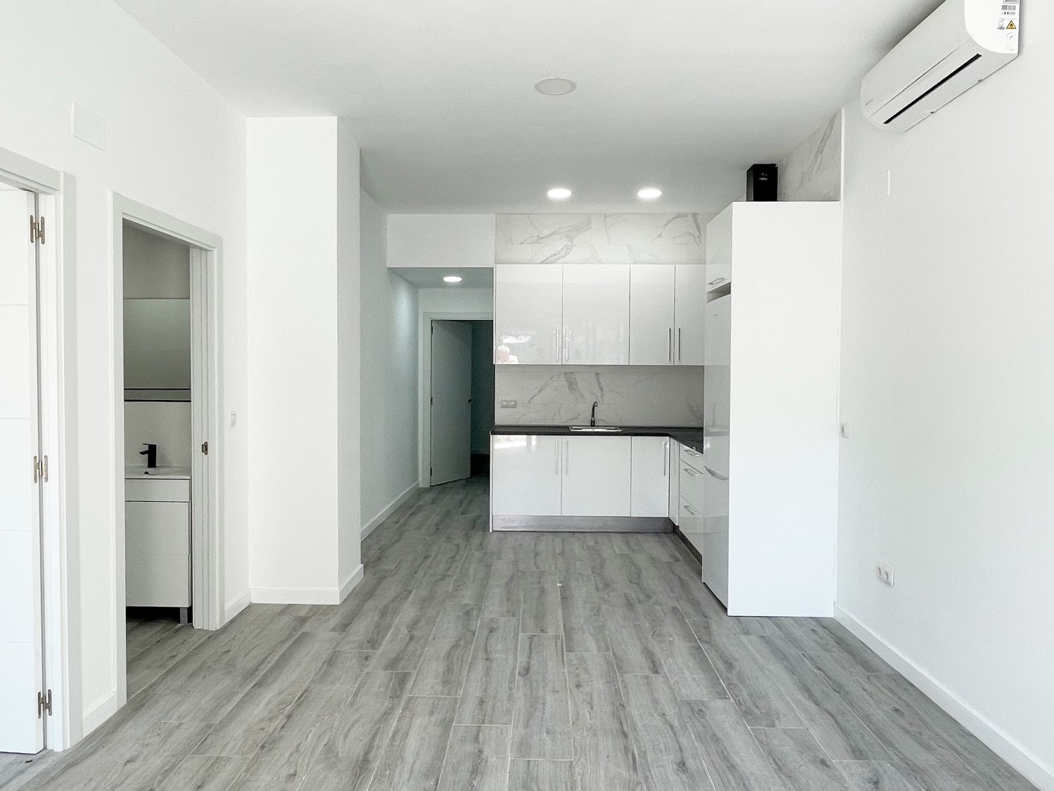Apartamentua salgai in La Carihuela - Los Nidos (Torremolinos)