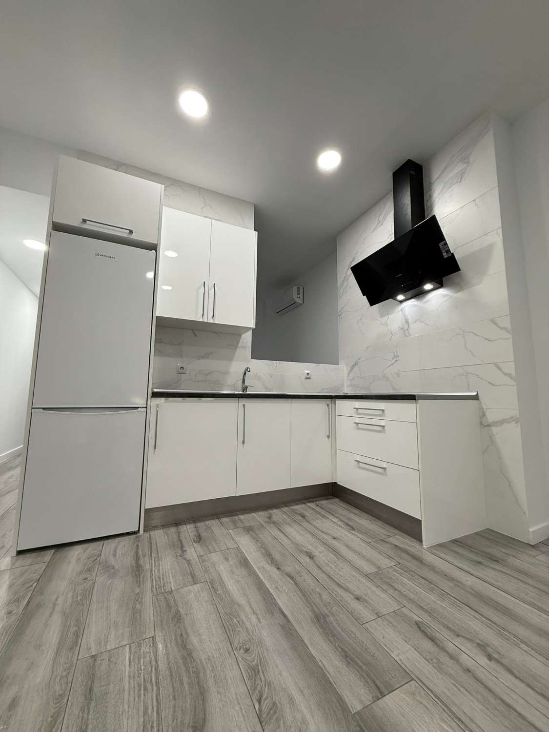 Apartment for sale in La Carihuela - Los Nidos (Torremolinos)