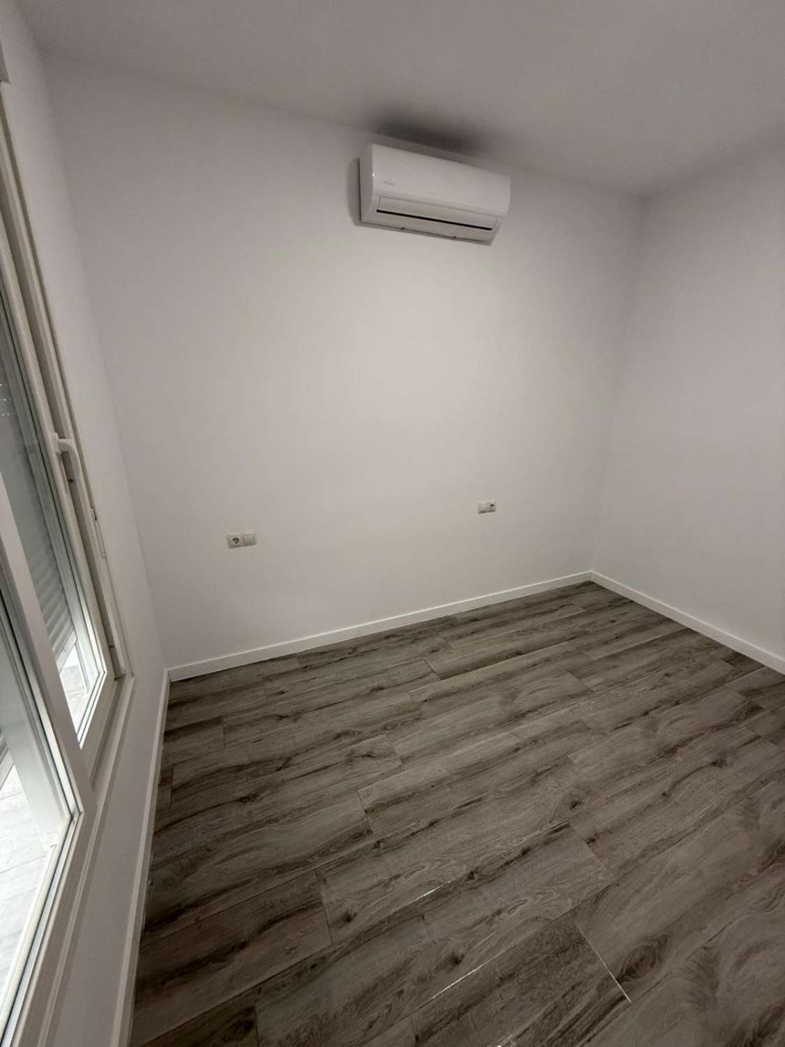 Apartment for sale in La Carihuela - Los Nidos (Torremolinos)