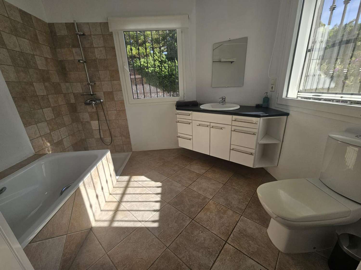Villa zum verkauf in El Higuerón - Capellanía (Benalmádena)