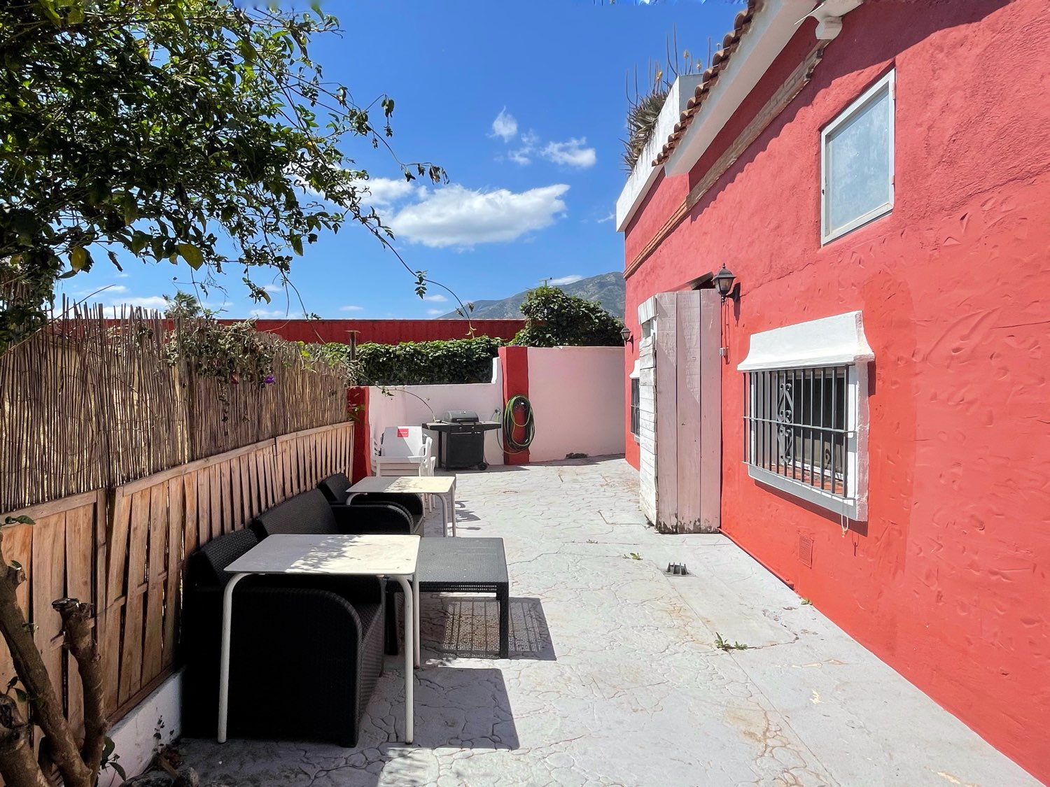 Txaleta salgai in Los Pacos (Fuengirola)