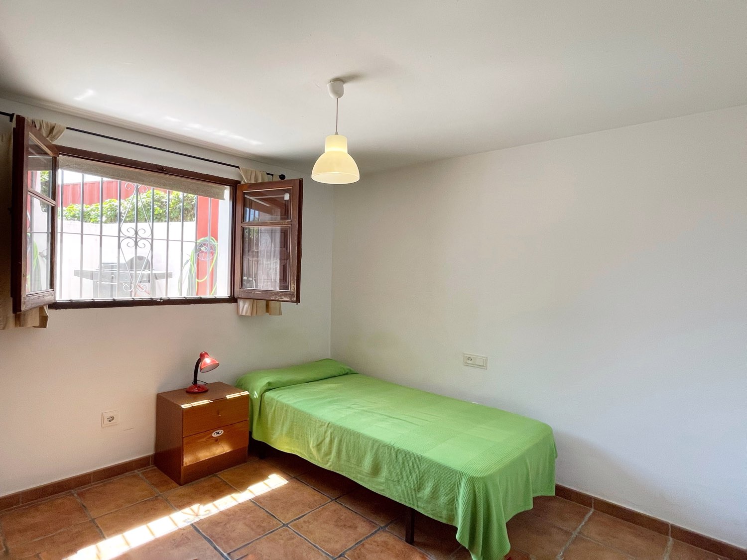 Txaleta salgai in Los Pacos (Fuengirola)
