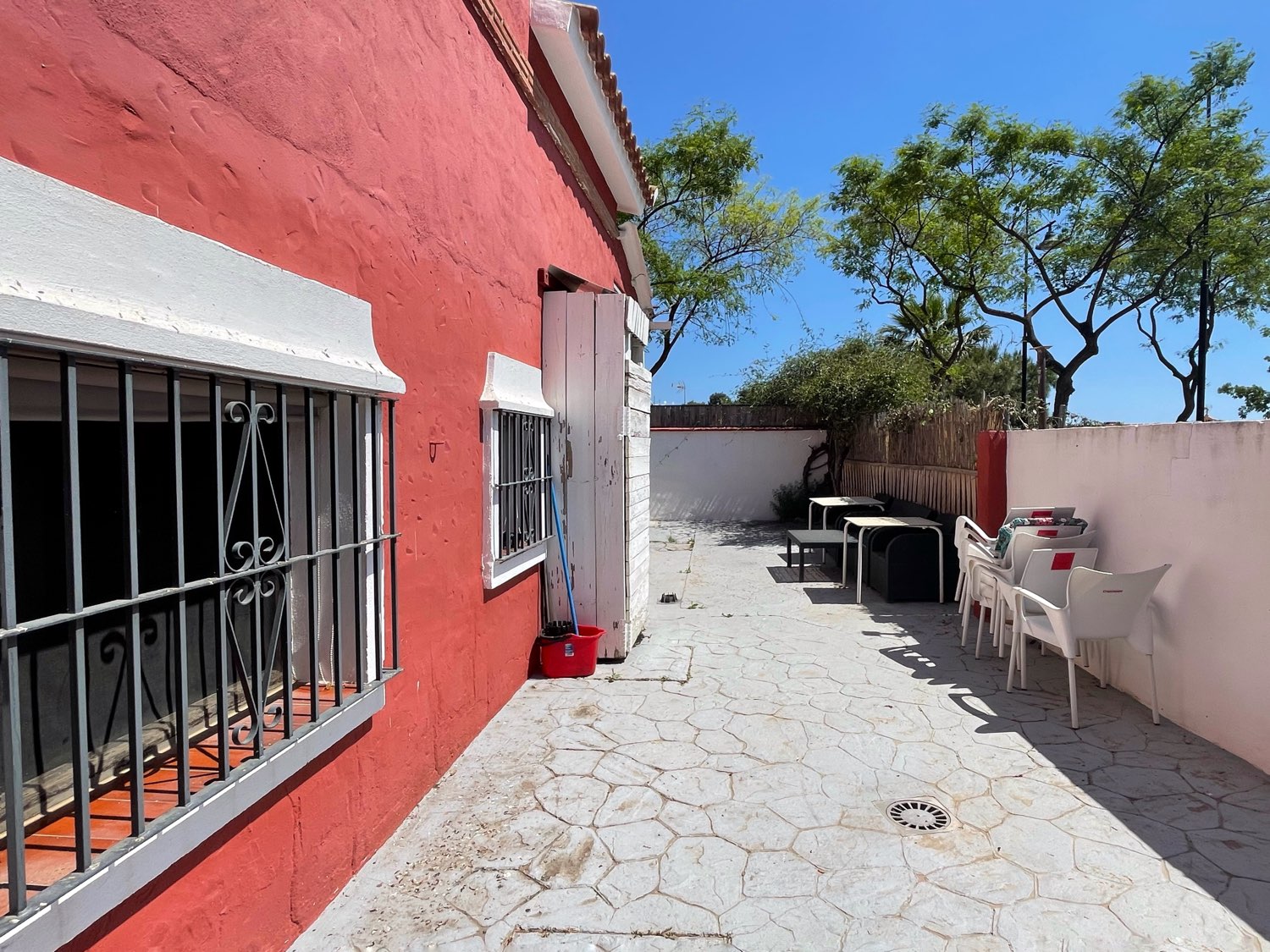 Txaleta salgai in Los Pacos (Fuengirola)