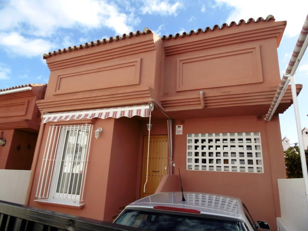 ADOSADO EN LOS PACOS