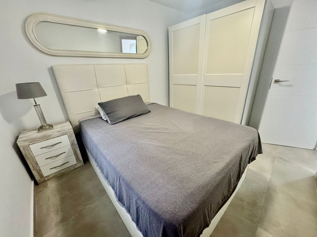 PLANTA BAJA EN LOS PACOS - FUENGIROLA CON LICENCIA TURÍSTICA