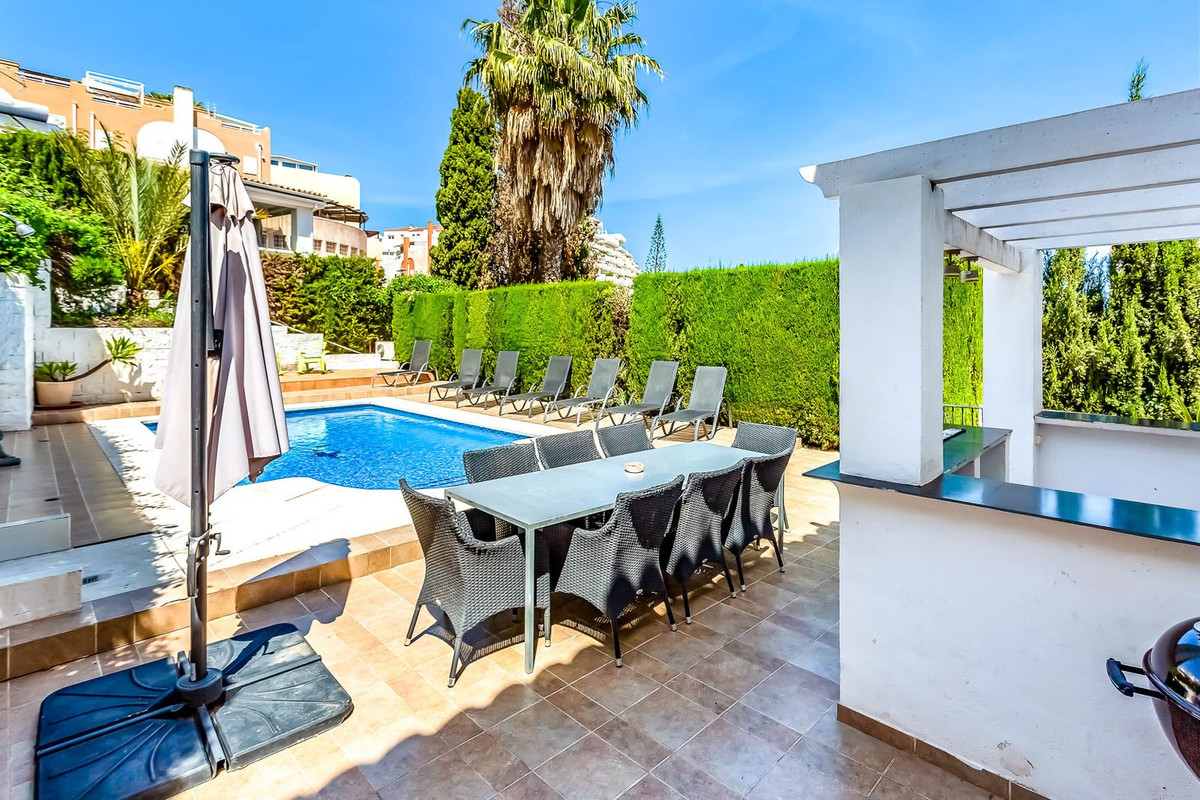 VILLA CHALET EN TORREBLANCA
